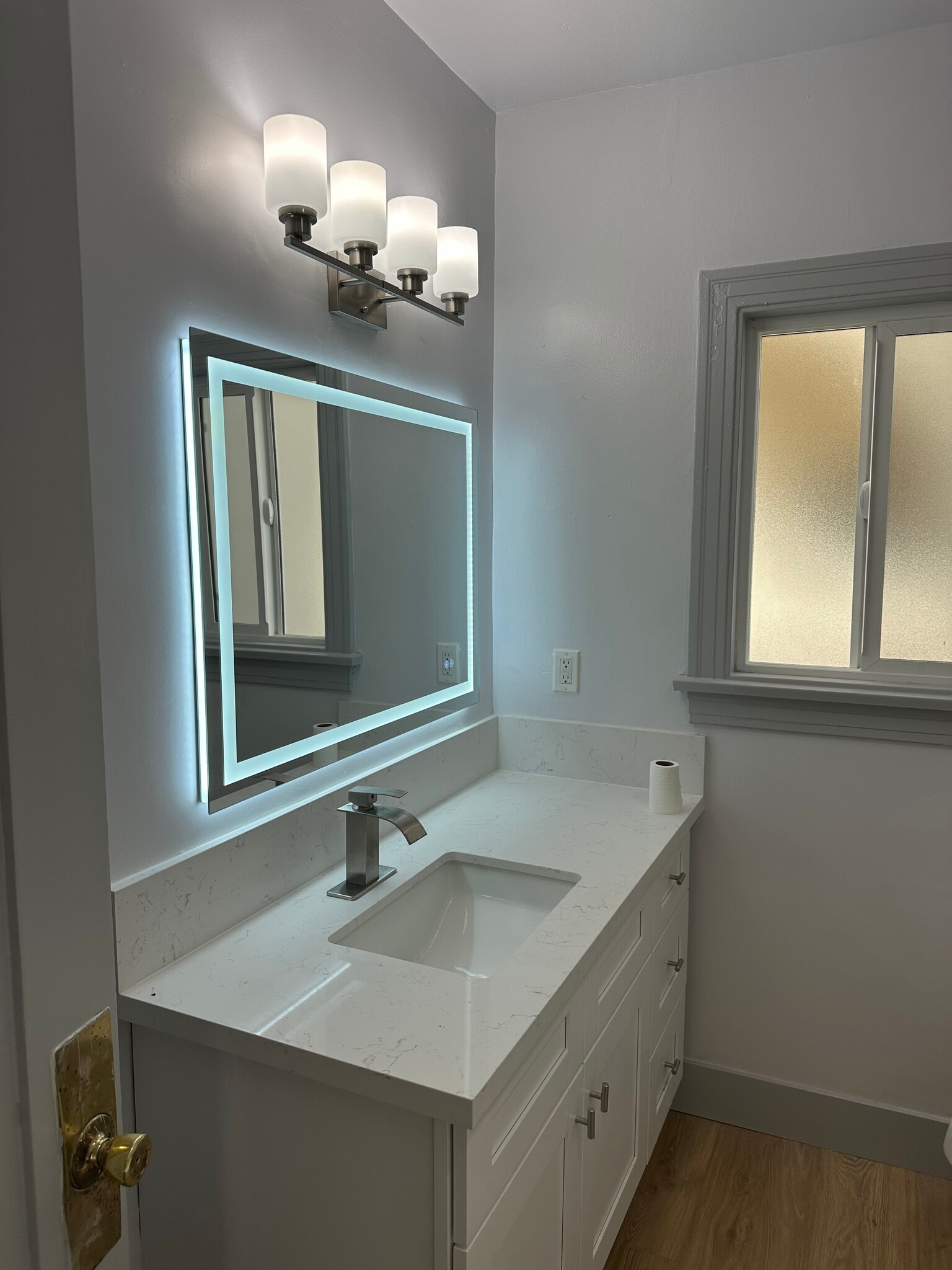 Building Photo - 1050 S Hayworth Ave