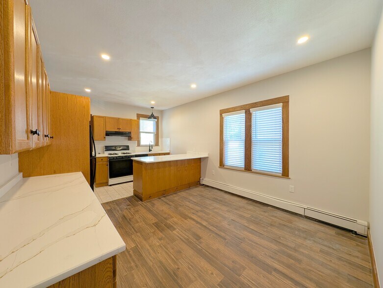 Building Photo - 29 Frederick Ave