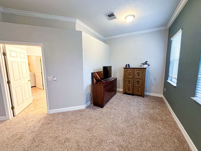 Building Photo - 3 Bed/ 2.5 Bath Pet Friendly Home!