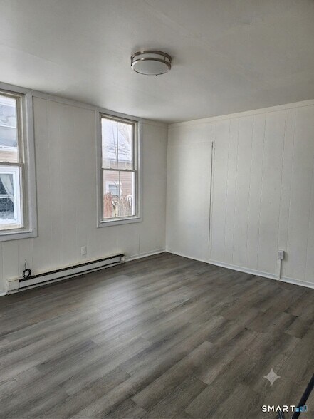 Building Photo - 16 3rd St