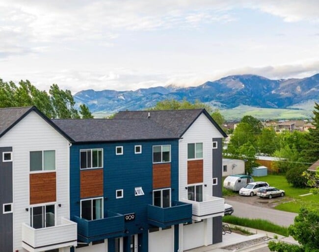 Building Photo - 3-Story Urban Walk Up at a Modern Community Featuring 3 Bedrooms 3.5 Bathrooms