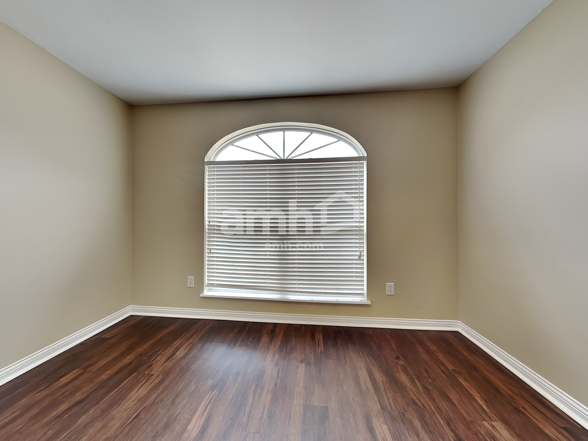 Building Photo - 937 Heatherwood Dr