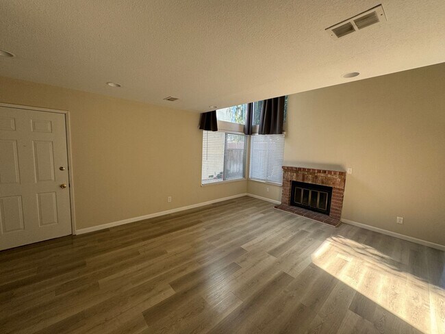 Building Photo - 239 Almondtree Ln