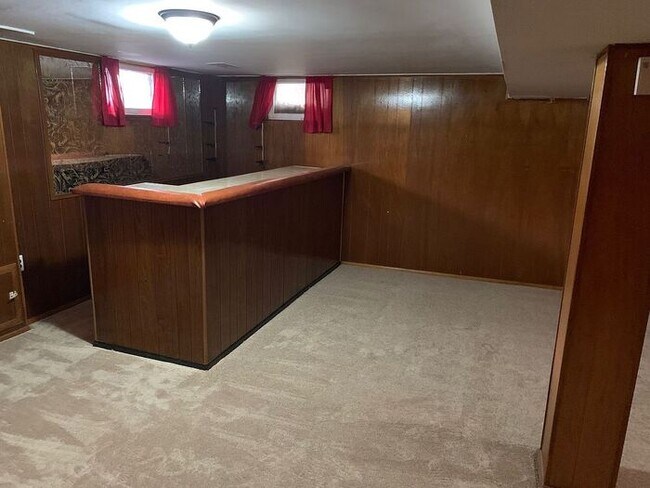 Building Photo - 3 Bedroom Semi-Detached house