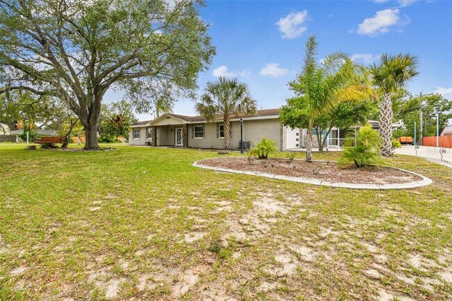 Building Photo - 1302 Brandonwood Dr