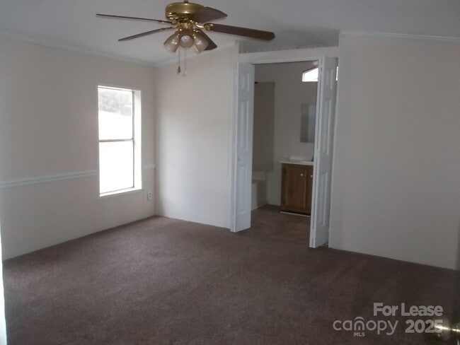 Building Photo - 146 Thornwood Ln