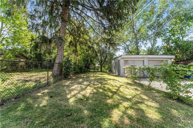 Building Photo - 15102 Edgewood Ave