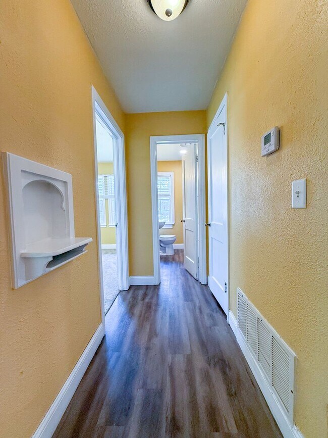 Building Photo - Available NOW!!!! This charming 1 story, 2...