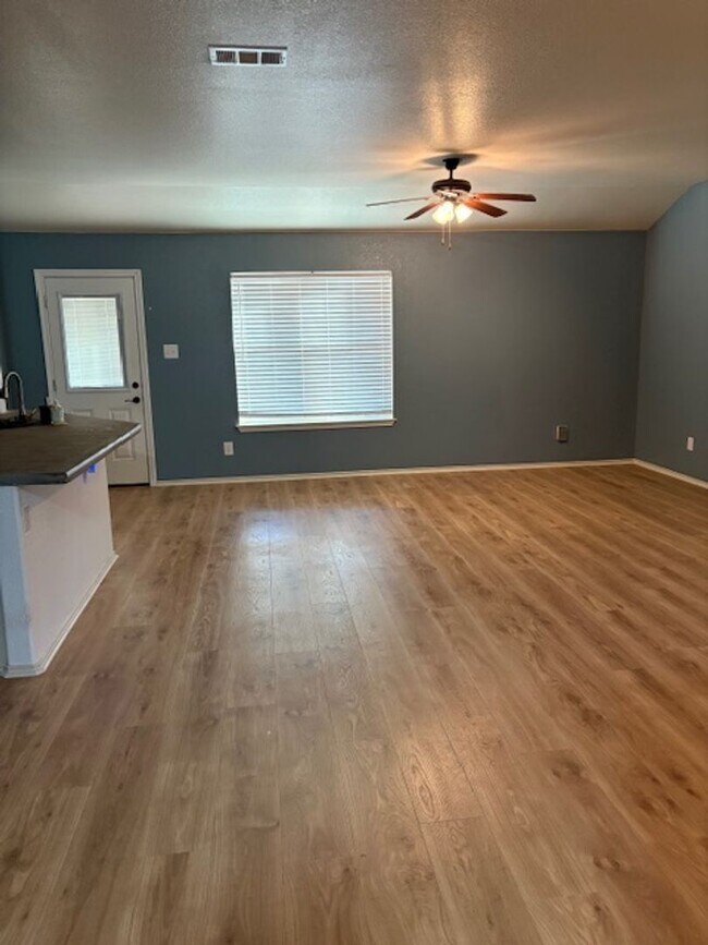 Building Photo - 3106 Alamocitos Creek Dr