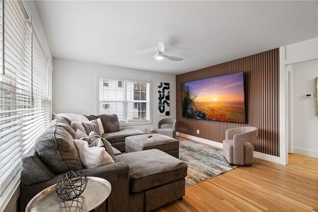 Building Photo - 2790 Sardis St