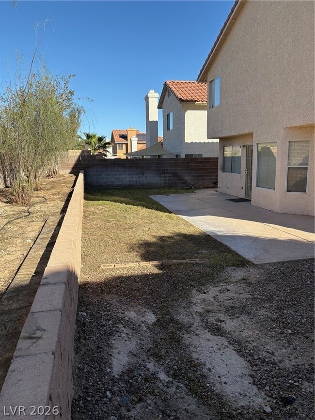 Building Photo - 5608 Red Bluff Dr