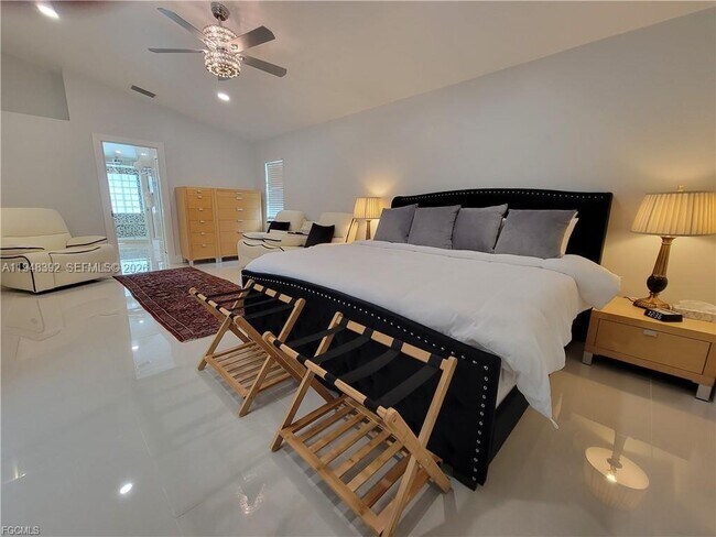 Building Photo - 237 SW 47th St