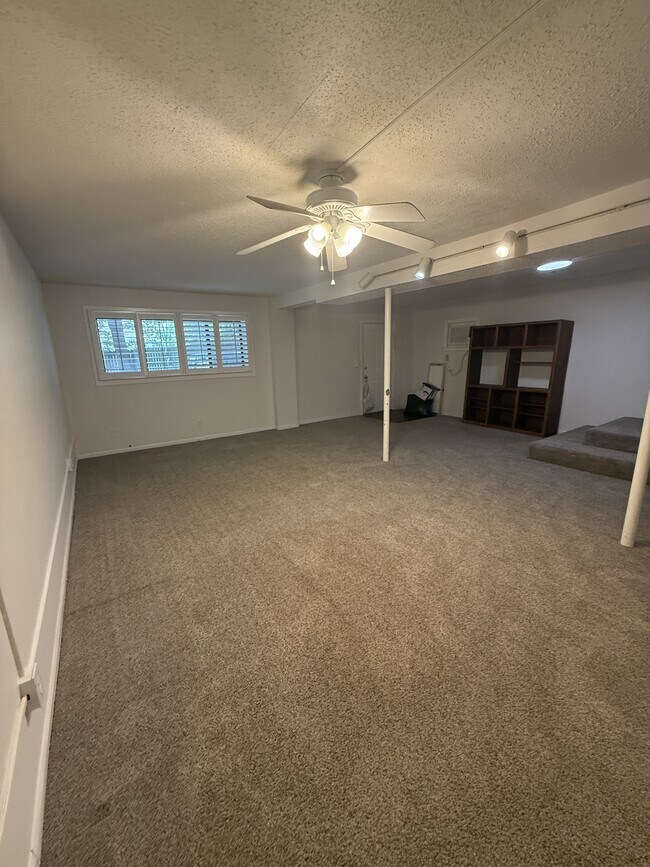 Building Photo - 504 Main St