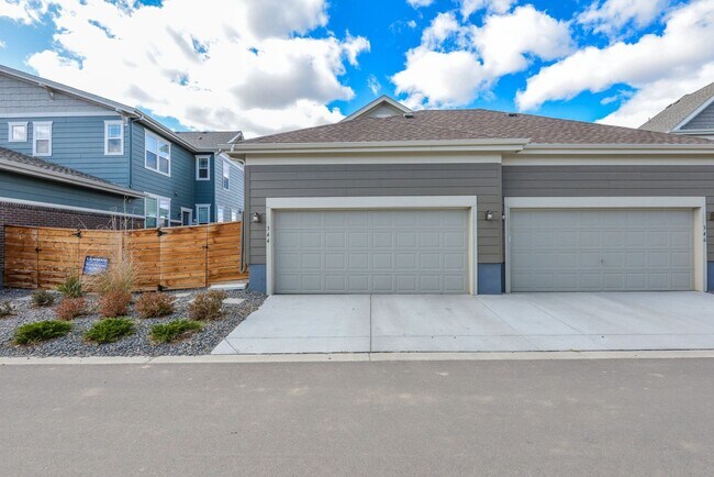 Building Photo - Beautiful 2-Bedroom, 2.5-Bath Townhome in ...