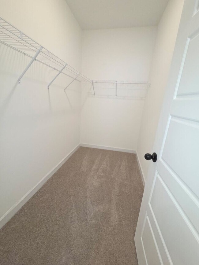 Building Photo - 104 Hudson Vlg Dr