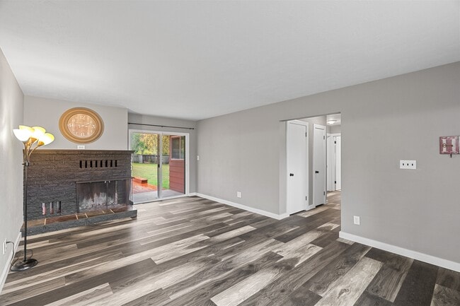 Building Photo - 410 Lois Ln Ct