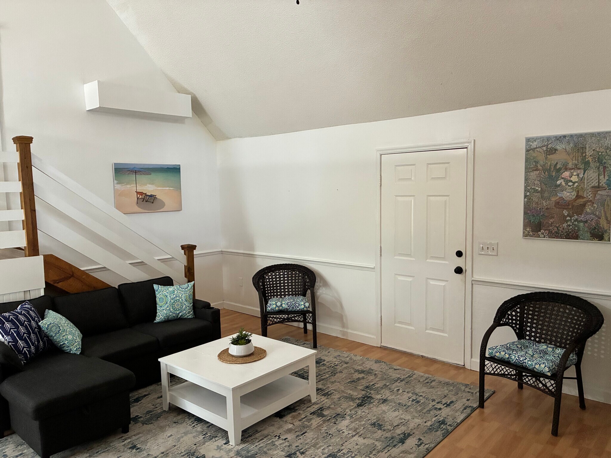 Building Photo - 7447 Hawkins Rd