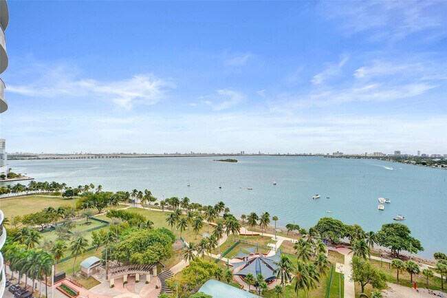 Building Photo - 488 NE 18th St