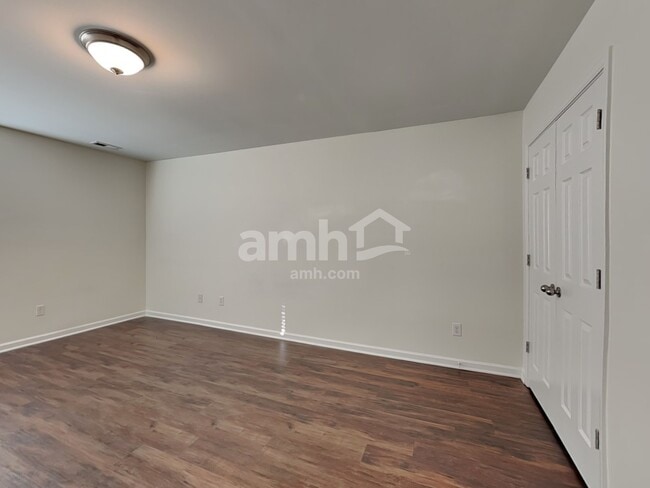 Building Photo - 3904 Edgewood Terrace Rd