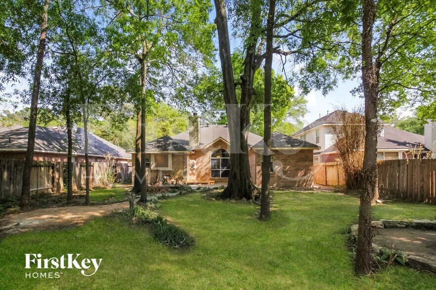 Building Photo - 6319 Upper Lake Dr