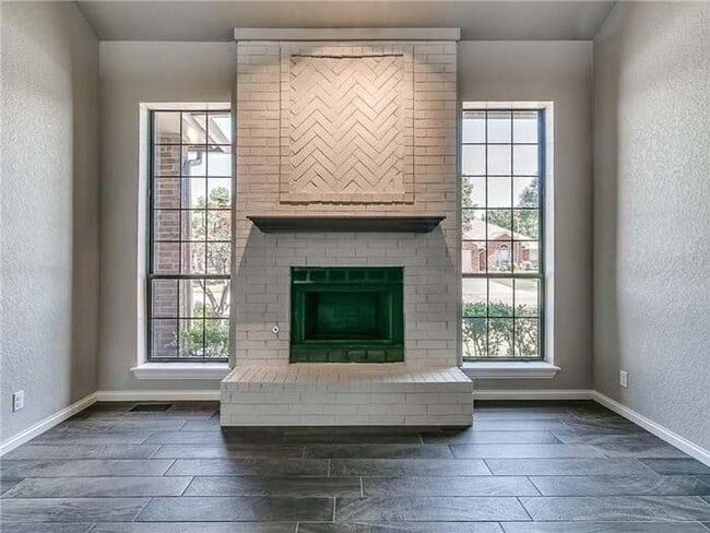 Building Photo - Spacious 4 Bedroom Home - Edmond Schools -...
