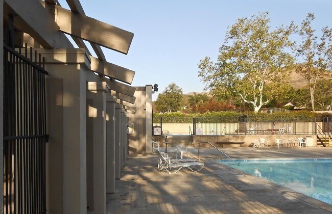 Building Photo - Stunning Newbury Park Home