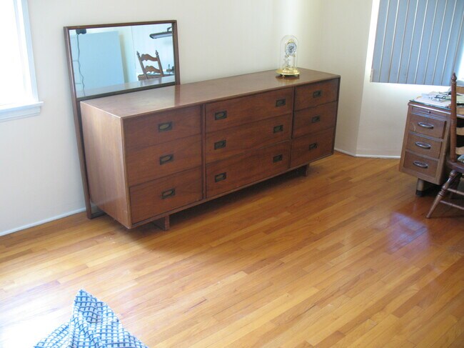 Another bedroom or office / hardwood floors throughout the house - 3121 W Wyoming Ave