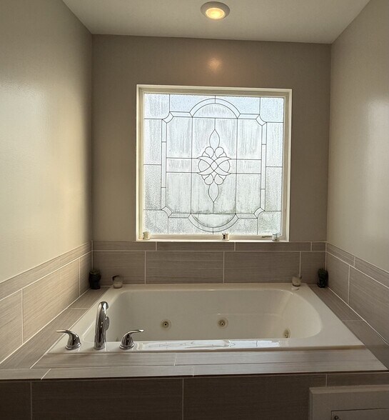 Building Photo - 937 Arrowleaf Way
