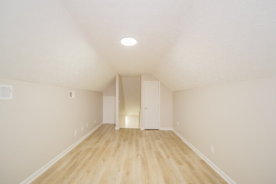 Building Photo - 775 Pebble Blvd