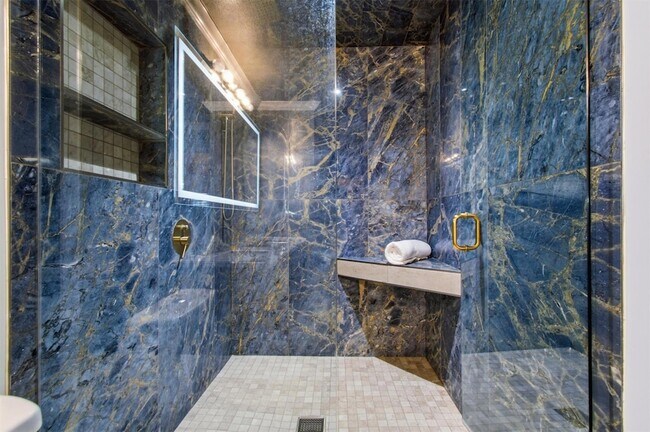 Building Photo - 113 Scarlet Oak Cove