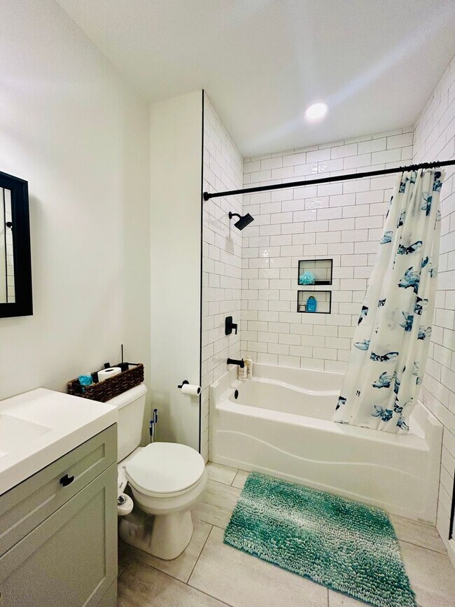 Building Photo - Available Now! 4 Bedroom 3.5 Bath Townhome...