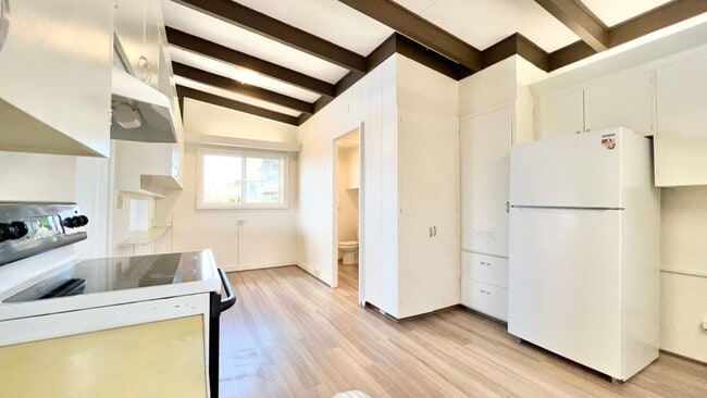 Building Photo - 4202A Sierra Dr