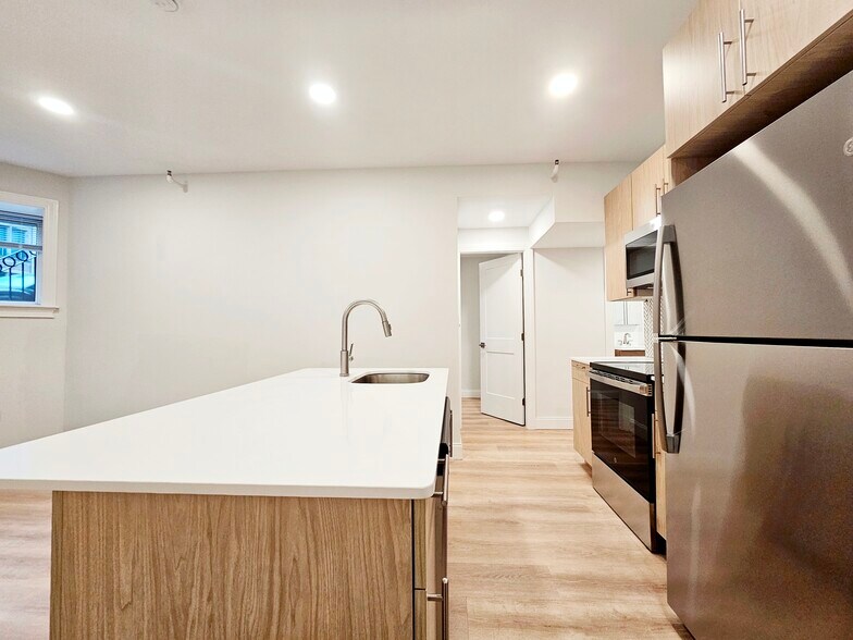 Building Photo - 501 Beacon St