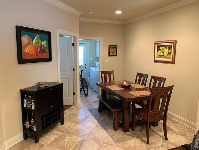 Building Photo - FULLY FURNISHED 3 bed 3.5 bath condo near pool in desirable Creekside neighborhood!
