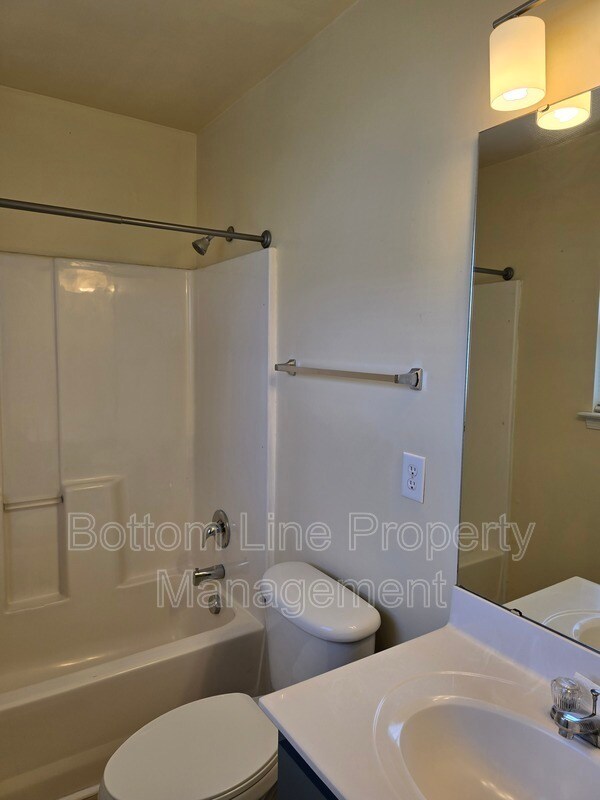 Building Photo - 5326 Eaton Cir
