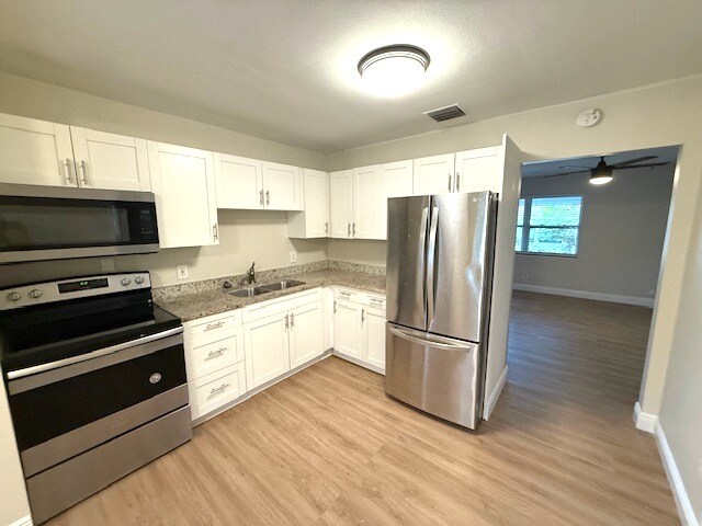 Building Photo - 1471 Park St