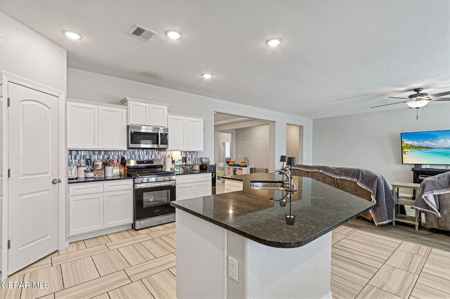 Building Photo - 2832 Mike Price Dr