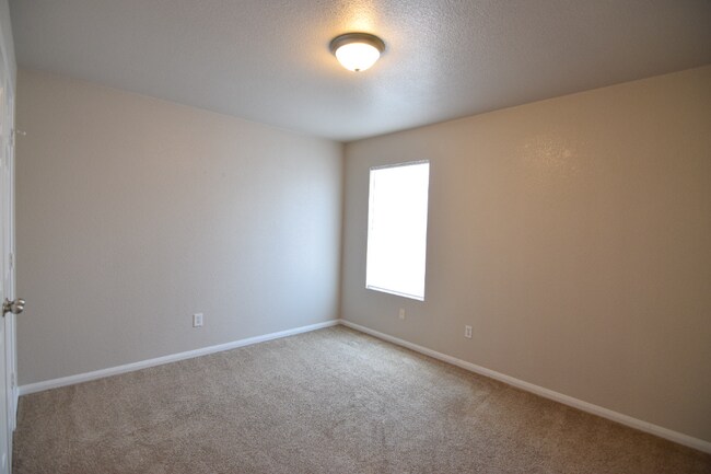 Building Photo - 2200 Riley Dr