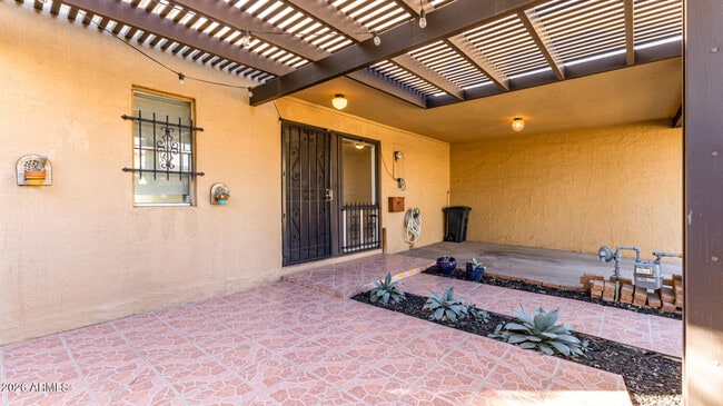 Building Photo - 1149 E Rovey Ave