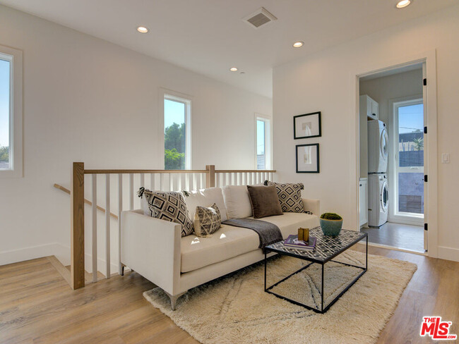 Building Photo - 6016 Comey Ave
