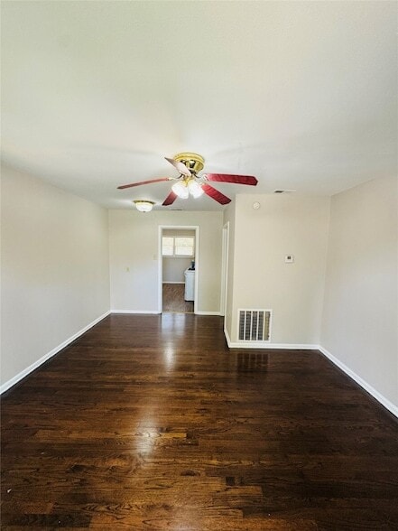 Building Photo - 2036 Delano Dr