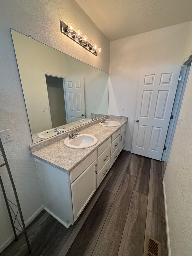 Building Photo - Newly Built Duplex Townhome Available in A...