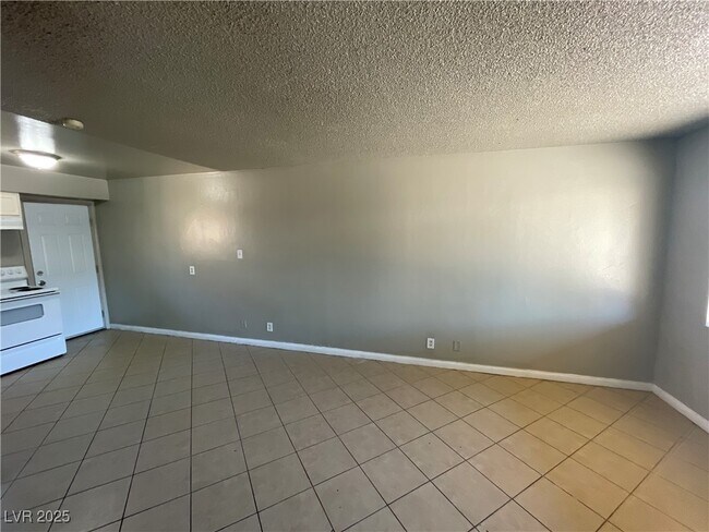 Building Photo - 3801 Royal Crest St