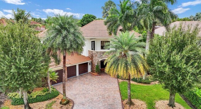 Building Photo - 10703 Versailles Blvd