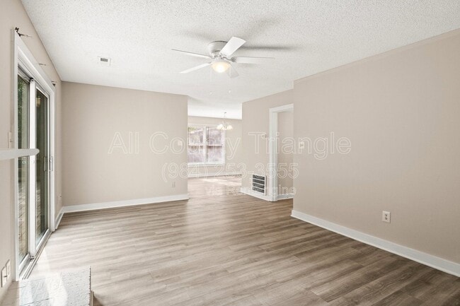 Building Photo - 1619 Budwood Dr