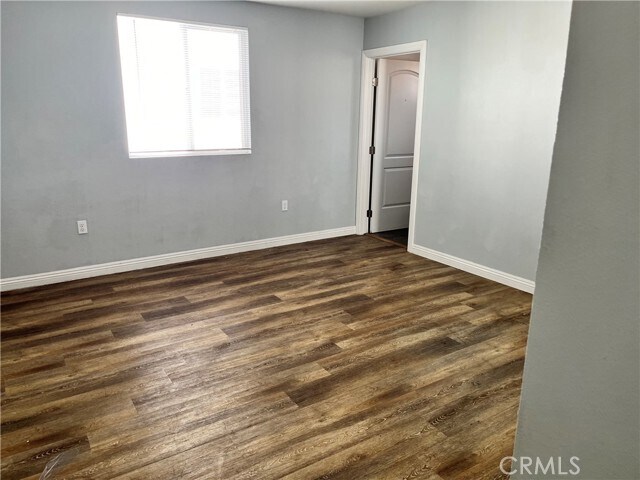 Building Photo - 211 W 43rd St