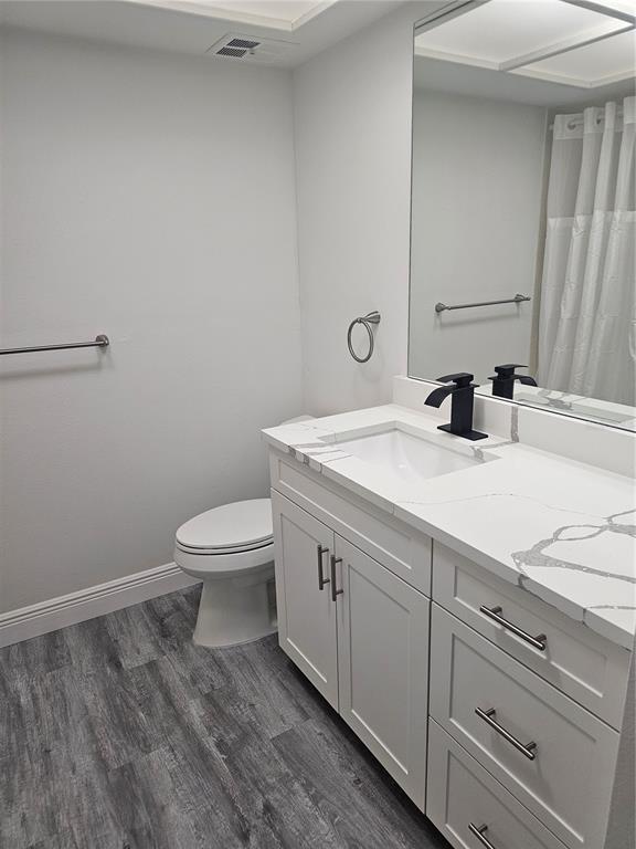 Building Photo - 1107 Queen Anne Dr