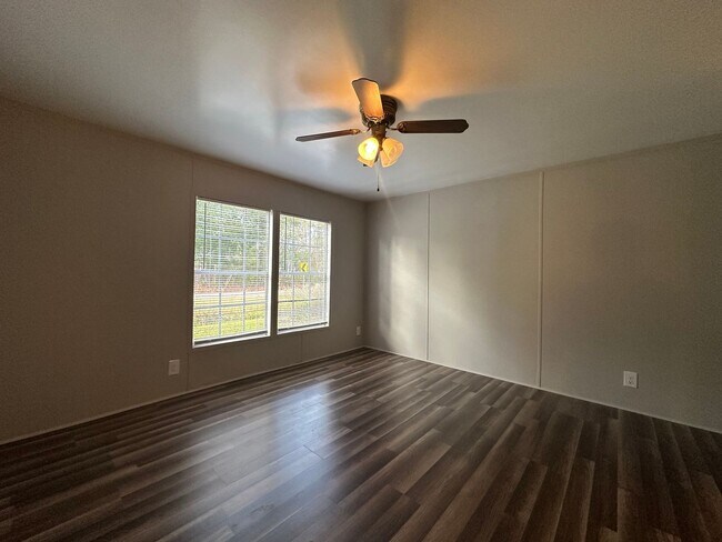 Building Photo - 114 Deer Rd