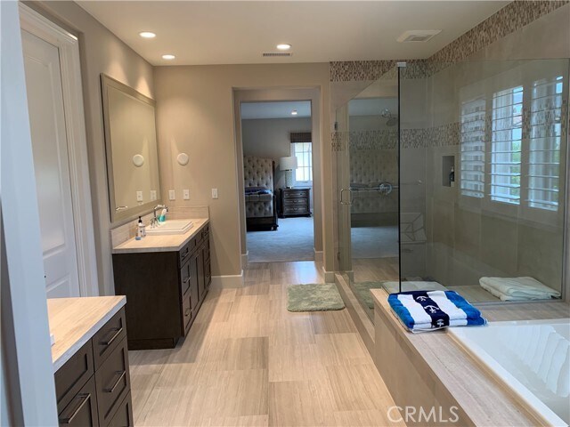 Building Photo - 115 Candleglow