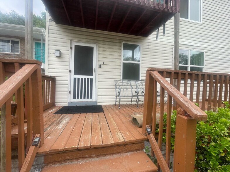 Building Photo - 9611 3rd View St